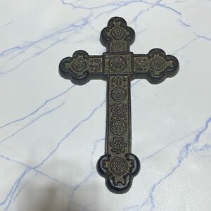 Ornate cast iron hanging cross w/floral pattern & greenish background-like new